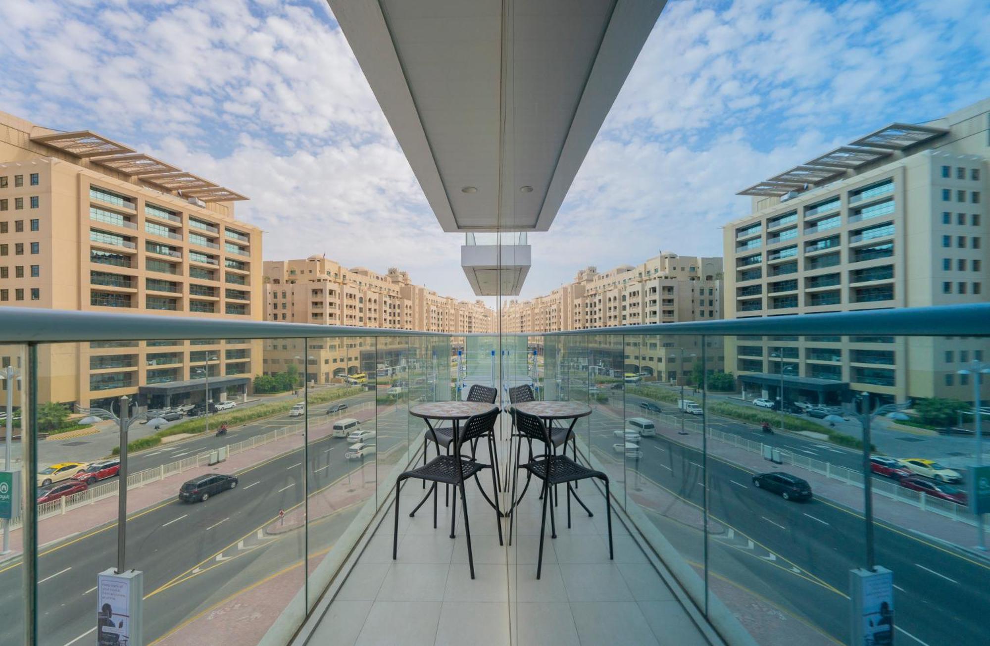 Studio With Private Beach Access At Palm Jumeirah Apartment Dubai Bagian luar foto